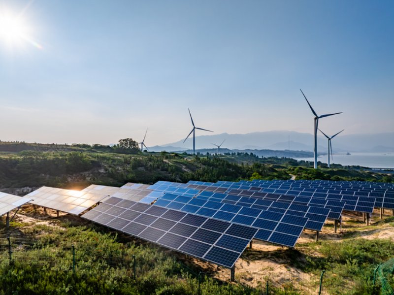Featured image for “Solar vs. Wind: Which Clean Energy Source is Right for Your Home?”